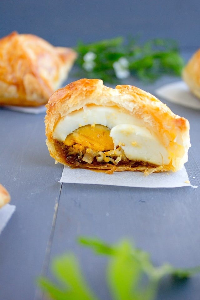 Egg Puff (1 pc).
