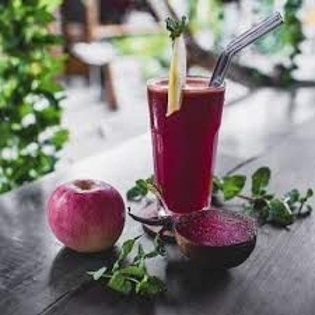 Apple + Beetroot Juice (Freshly Squeezed).