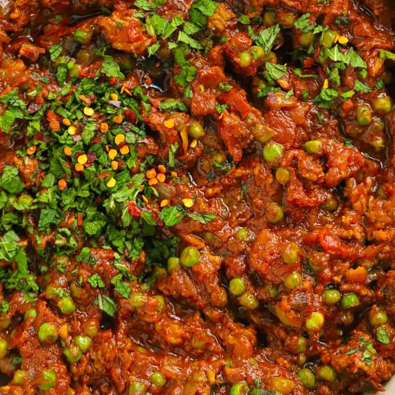 Savor Our Lunch Offerings